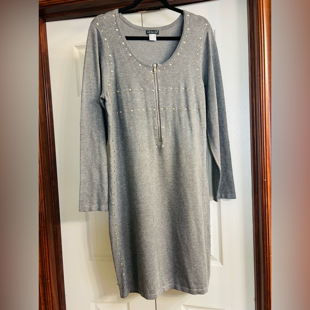 VENUS Long Sleeve Sweater Dress      New Without Tags